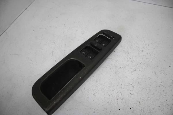 BOUTON LEVE VITRE VW GOLF 4/BORA /SKODA OCTAVIA( 4 VITRES ) - Vue 1